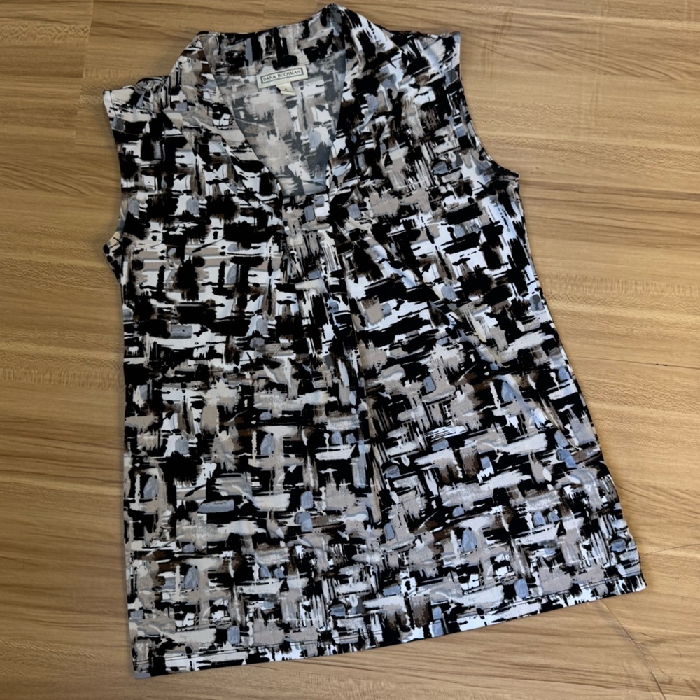 Dana Buchman Black and White Abstract Blouse